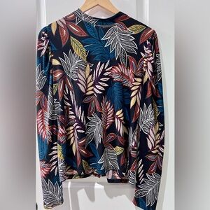 Gimmicks by BKE Multicolor Leaf Design Top